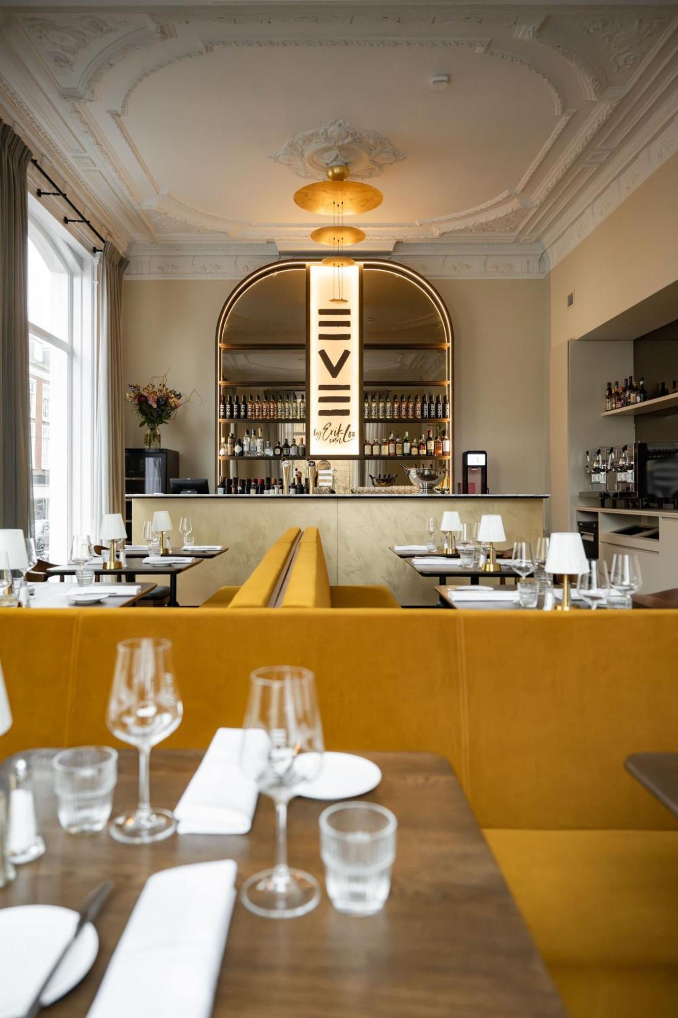 Adam & Eve Paleisstraat Hotel