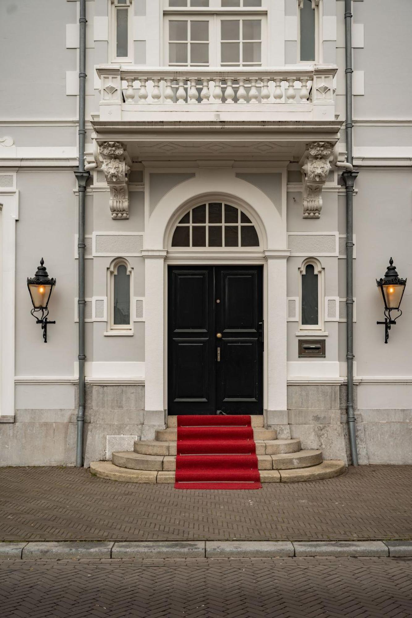 Adam & Eve Paleisstraat Den Haag